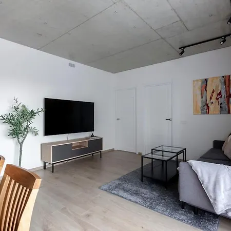 Apartment Modern 2 Bdr Next To Outlet By Urban Rent