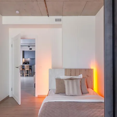 Apartment Modern 2 Bdr Next To Outlet By Urban Rent