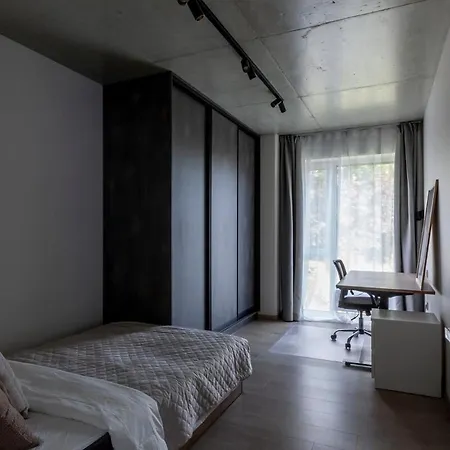 Modern 2 Bdr Next To Outlet By Urban Rent